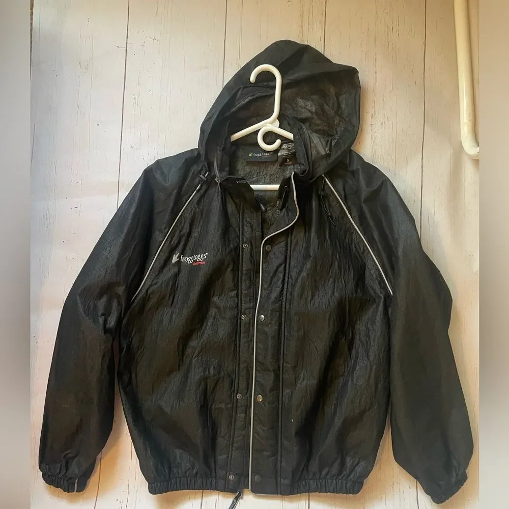 Frogg Toggs Classic Jacket perfect for rain. Has removable hood. Black. EUC